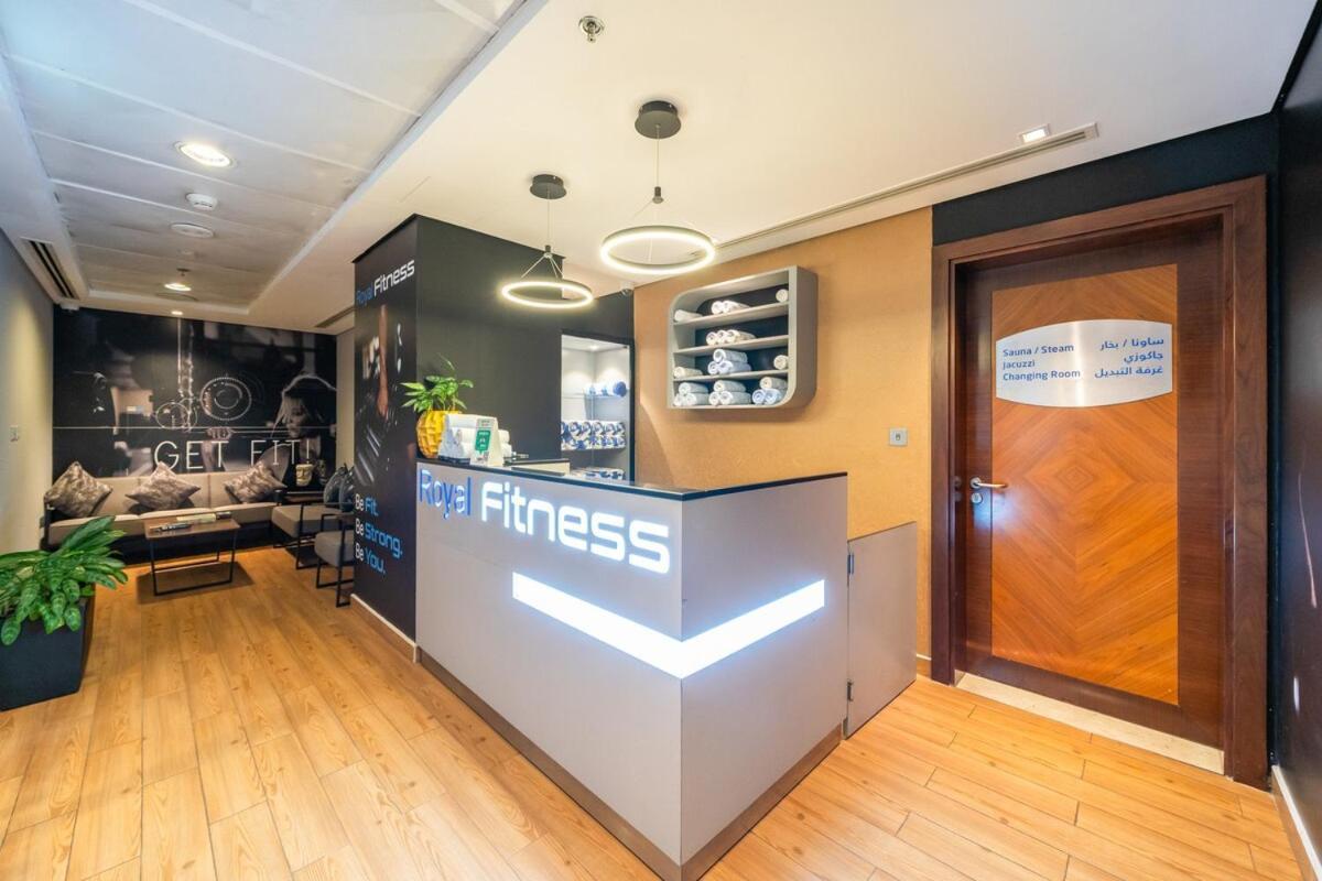 1br 5-star W & Infinity Pool & Gym Canal Views * Dubai